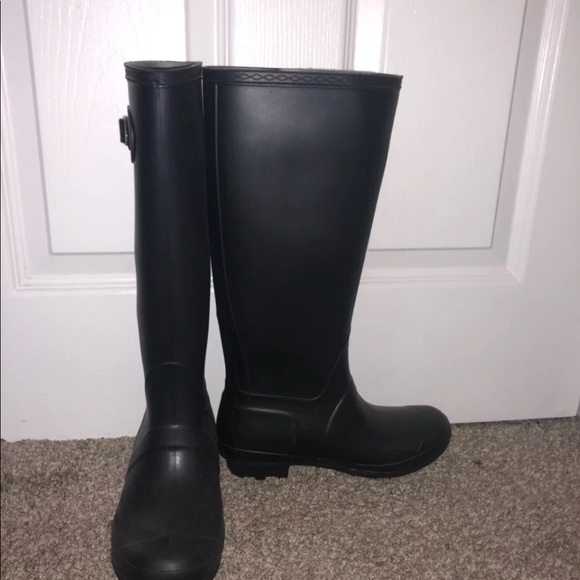 Classic Black Rainboots - Picture 1 of 4